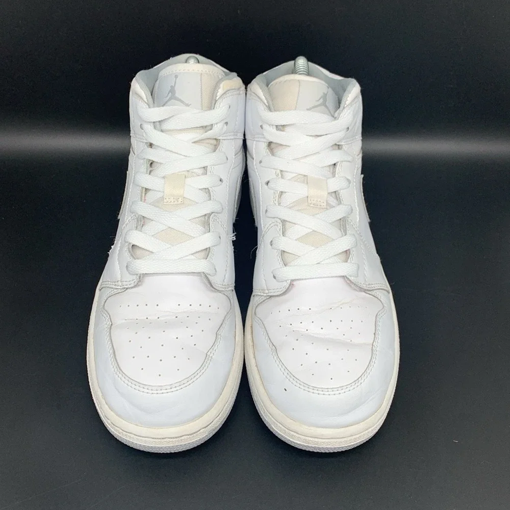 Jordan 1 Mid White Wolf Grey 554725-112 Men's‎ Sz 7 Women's Sz 8.5